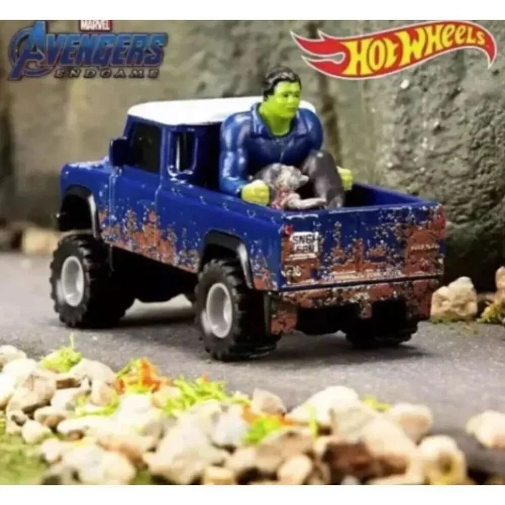 Mattel Hot Wheels Marvel Land Rover Defender 110 Pick Up Truck Hulk Rocket SDCC
